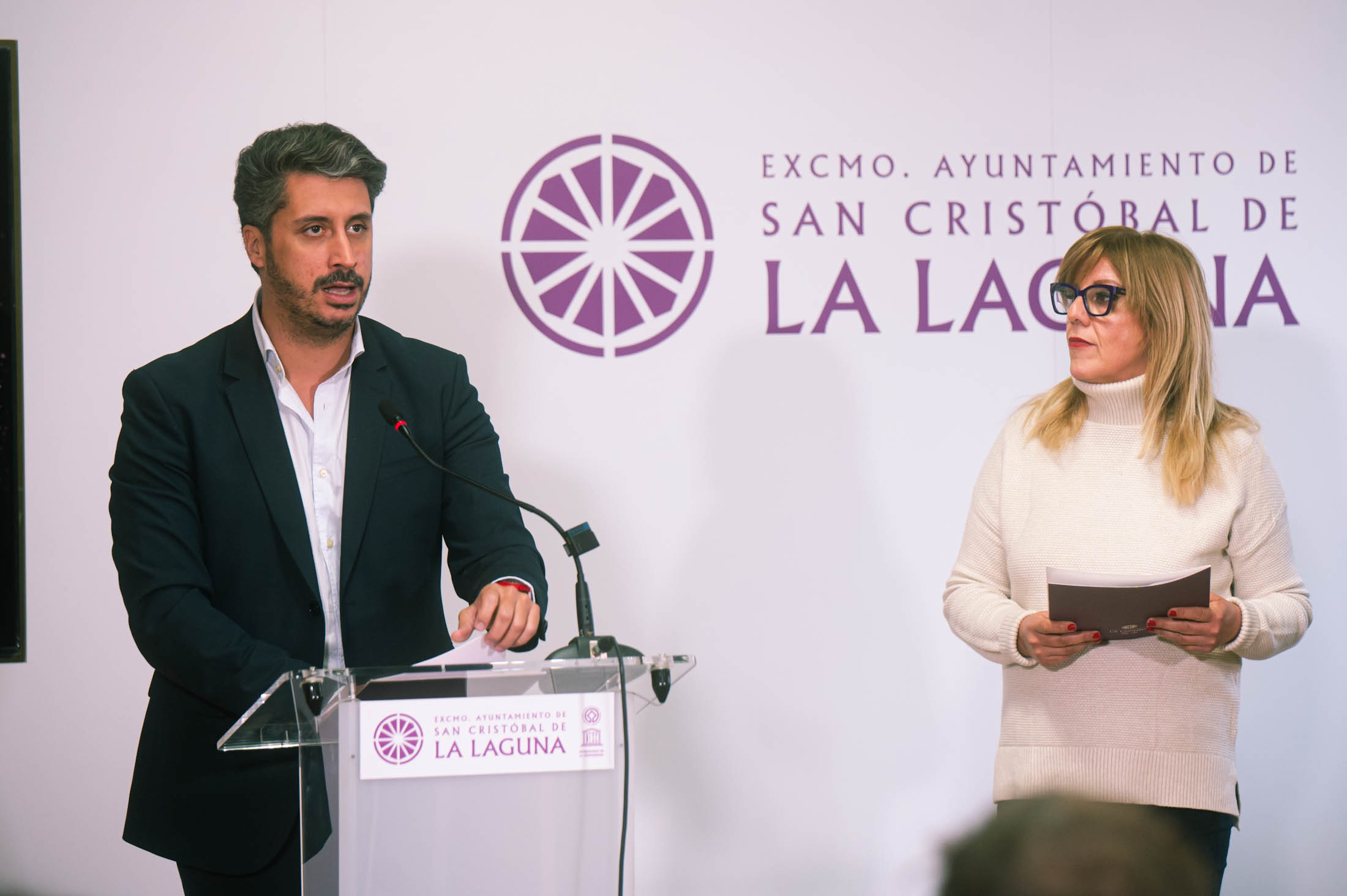 Luis Yeray Gutiérrez y Paqui Rivero en la presentación de los presupuestos